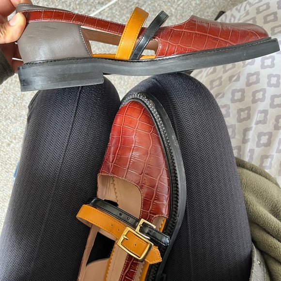 inch2 loafers beautiful womens size 8 bought a size to large for myself. Italian - Picture 2 of 7